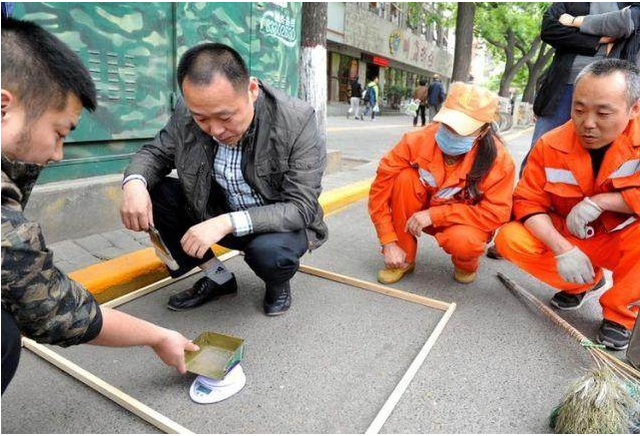 电子秤用来称土，以克论净