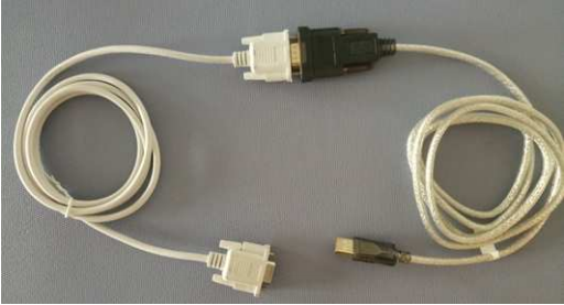  232 交叉线为一头公一头母，USB 为公头